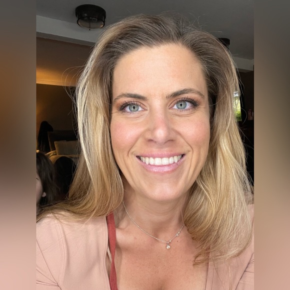 Meet your Posher, Danielle - Picture 2 of 3